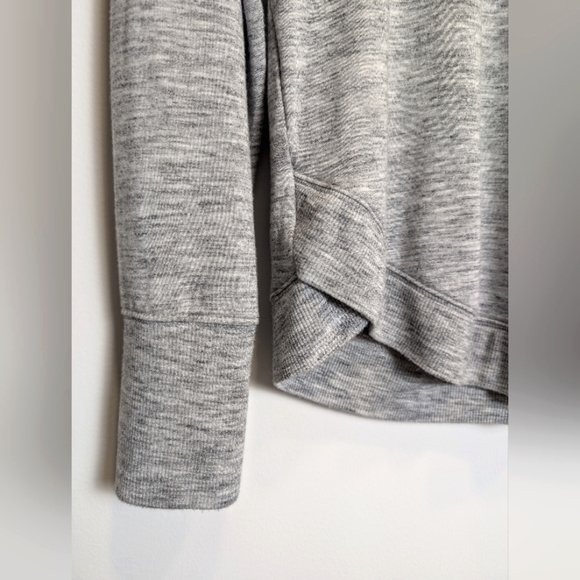 Athleta Mindset Gray Grey Raglan Long Sleeve Shirt Soft Modal Athleisure Medium - Picture 4 of 6